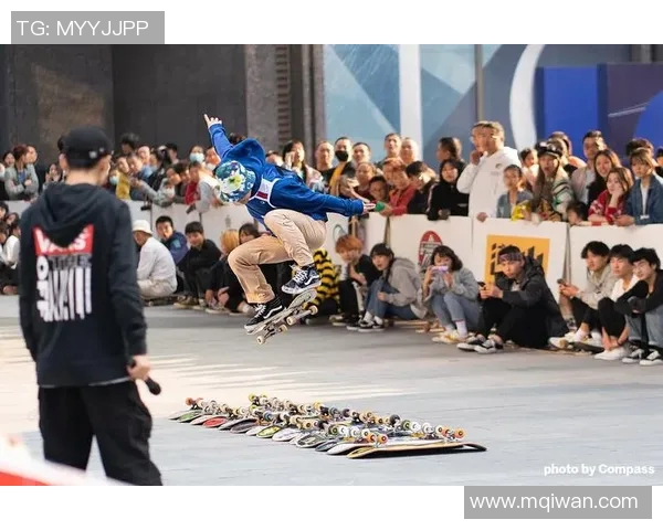 武汉飞盘队在滑板精英赛中的战术表现分析与点评