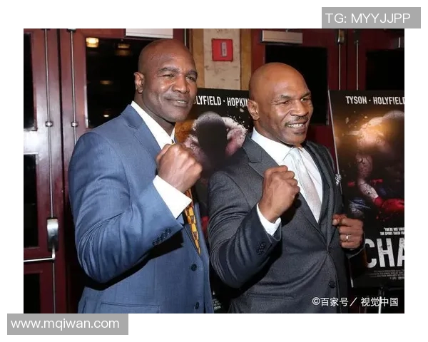 泰森与小罗伊琼斯称重现场火药味十足备战传奇对决引发拳迷热议