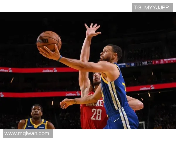 2015年季后赛勇士与火箭的激烈对决与历史性时刻回顾