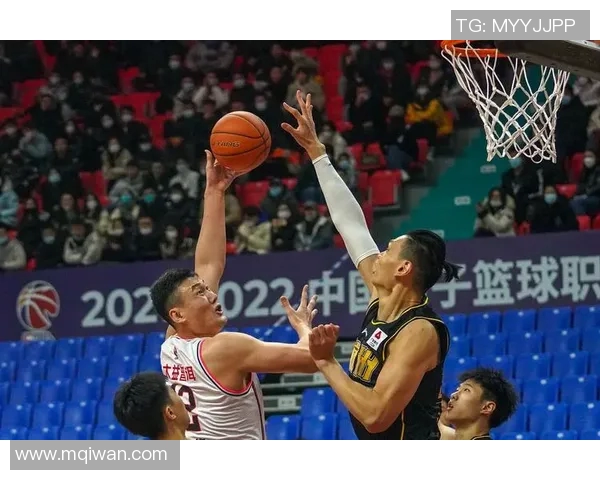 2018年CBA季后赛广东队与广厦队的精彩对决回顾与分析