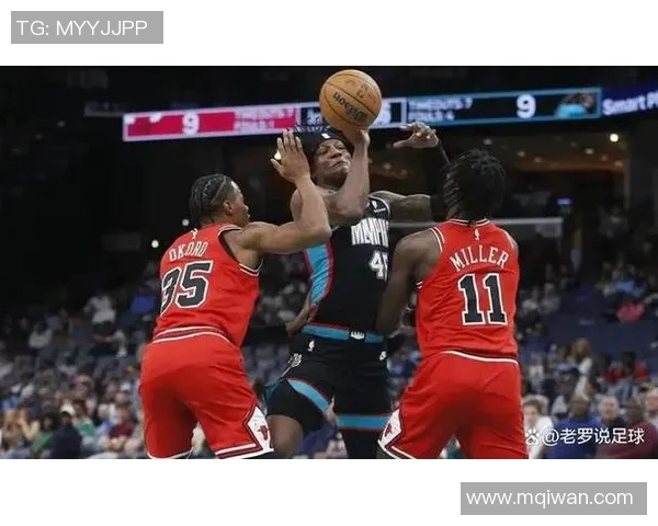 96乔丹带领公牛对决灰熊的经典时刻与传奇表现回顾