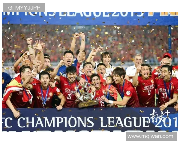 佩里湖鹰队与巨人队激战正酣精彩瞬间回顾与分析